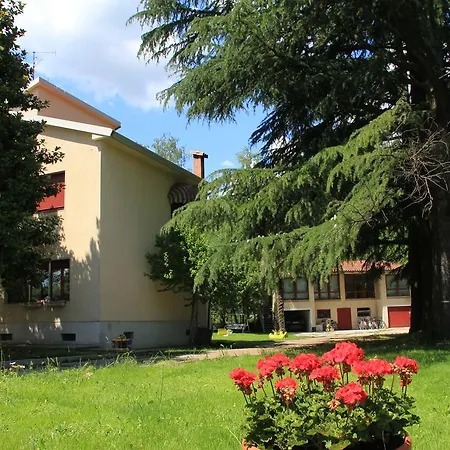 La Casa Dei Cedri Сasa de vacaciones