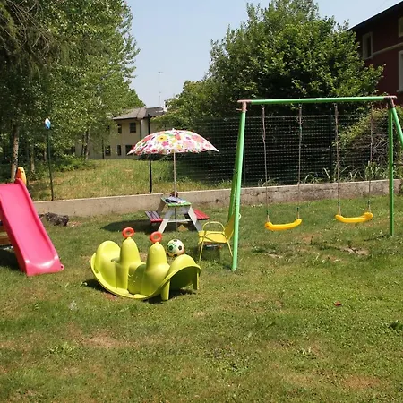 La Casa Dei Cedri Сasa de vacaciones Fanna